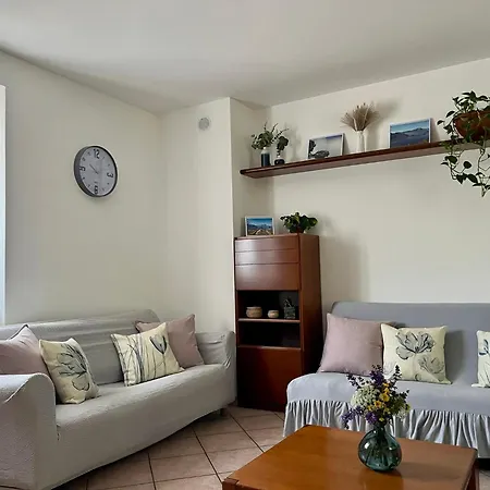 Casa Palida شقة ليرنا